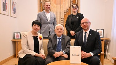 Prezidentas V. Adamkus: „Jaunosios kartos grįžimas į Lietuvą būtų didžiulė dovana“