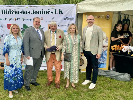 Didžiosiose Joninėse JK – dėmesys ryšiui su Lietuva ir grįžimo galimybėms