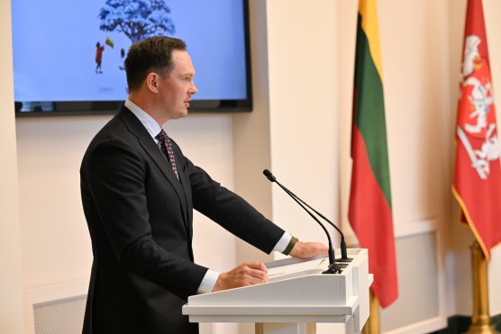 Viceministras K. Vaitiekūnas pasveikino lituanistinių mokyklų bendruomenę
